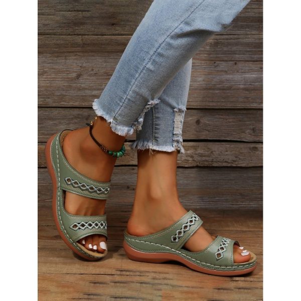 Retro Style Hollow Out Circular Embroidery Foot Casual Slippers - Image 2