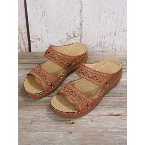 Retro Style Hollow Out Circular Embroidery Foot Casual Slippers - Image 20