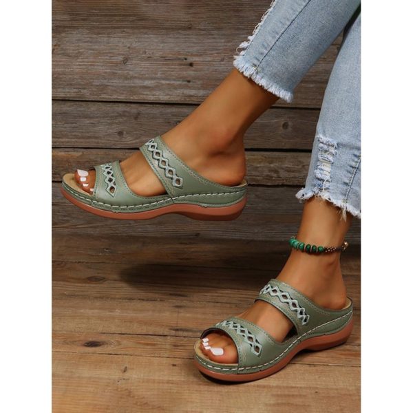 Retro Style Hollow Out Circular Embroidery Foot Casual Slippers - Image 3