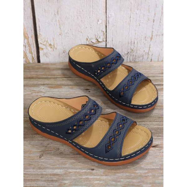 Retro Style Hollow Out Circular Embroidery Foot Casual Slippers - Image 10